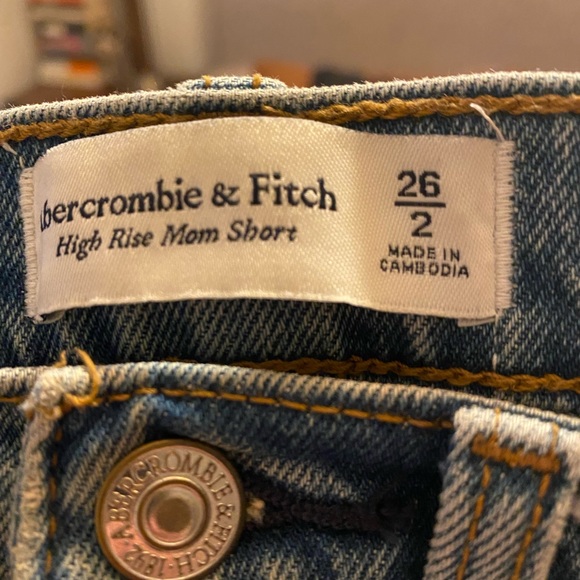 Abercrombie high rise mom jeans short - Picture 2 of 3